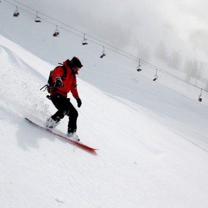 SNOWBOARD EN PISTA...